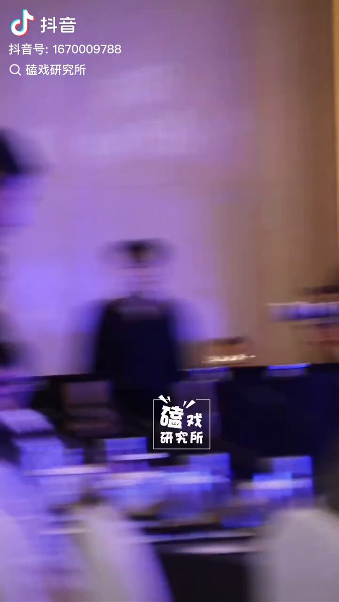 裏切り者の都　中国語 🇨🇳:成都 まるで映画の世界！赤提灯が揺れるレトロな街歩き体験