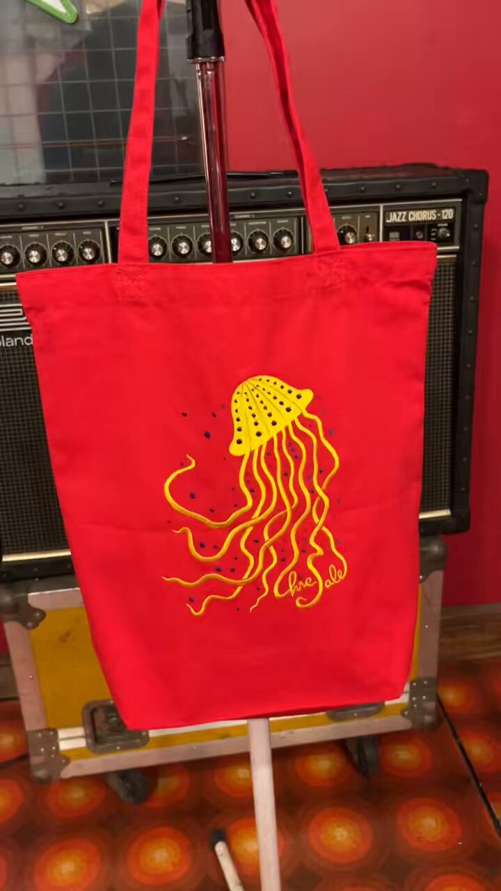 未使用に近い☆REDS刺繍トートバッグ 未使用に近い☆REDS刺繍トートバッグ - メルカリ