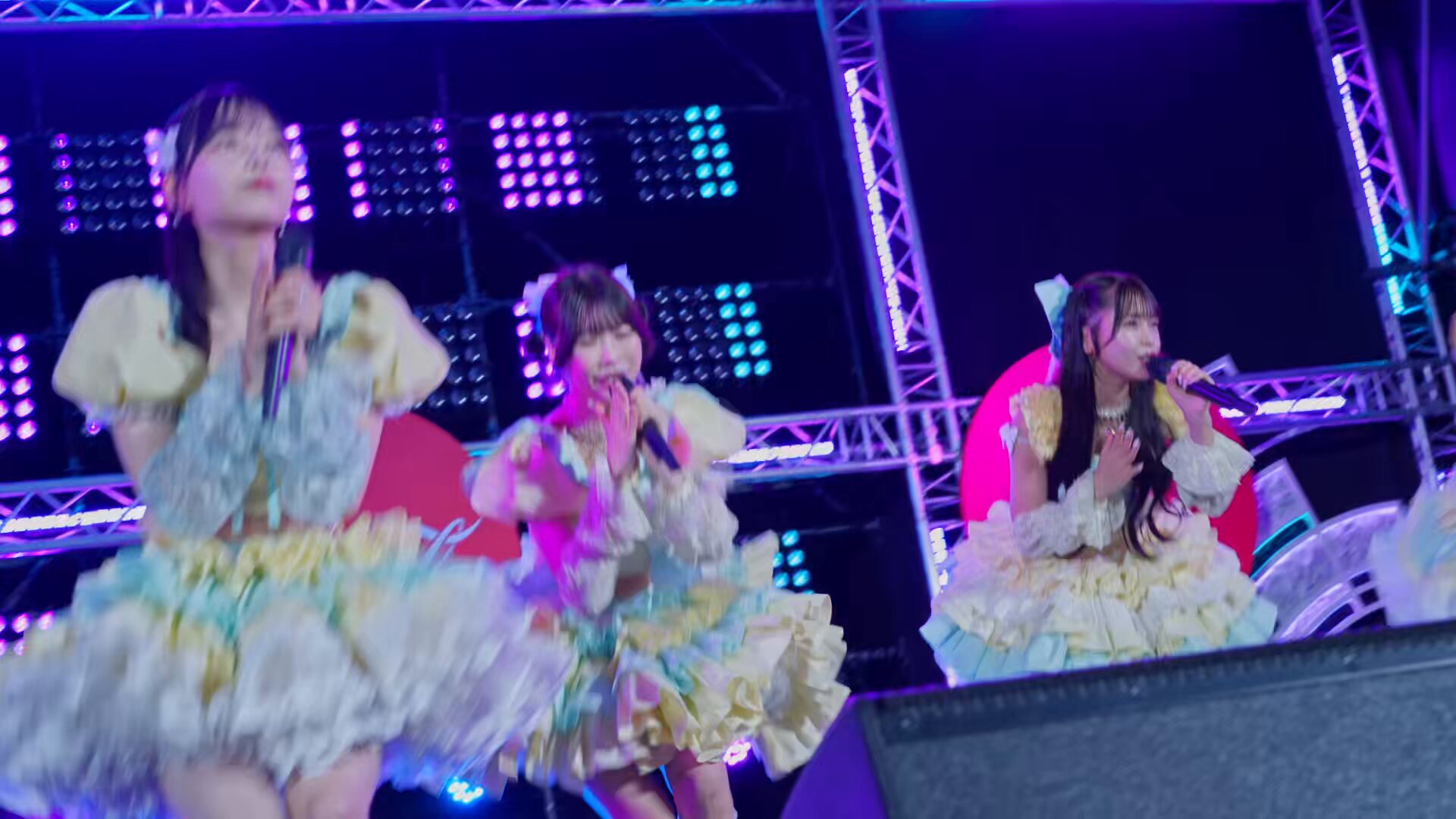 津代美月 ジャムズ ラッフル F8Z5JZdaEAAT9_j.jpg