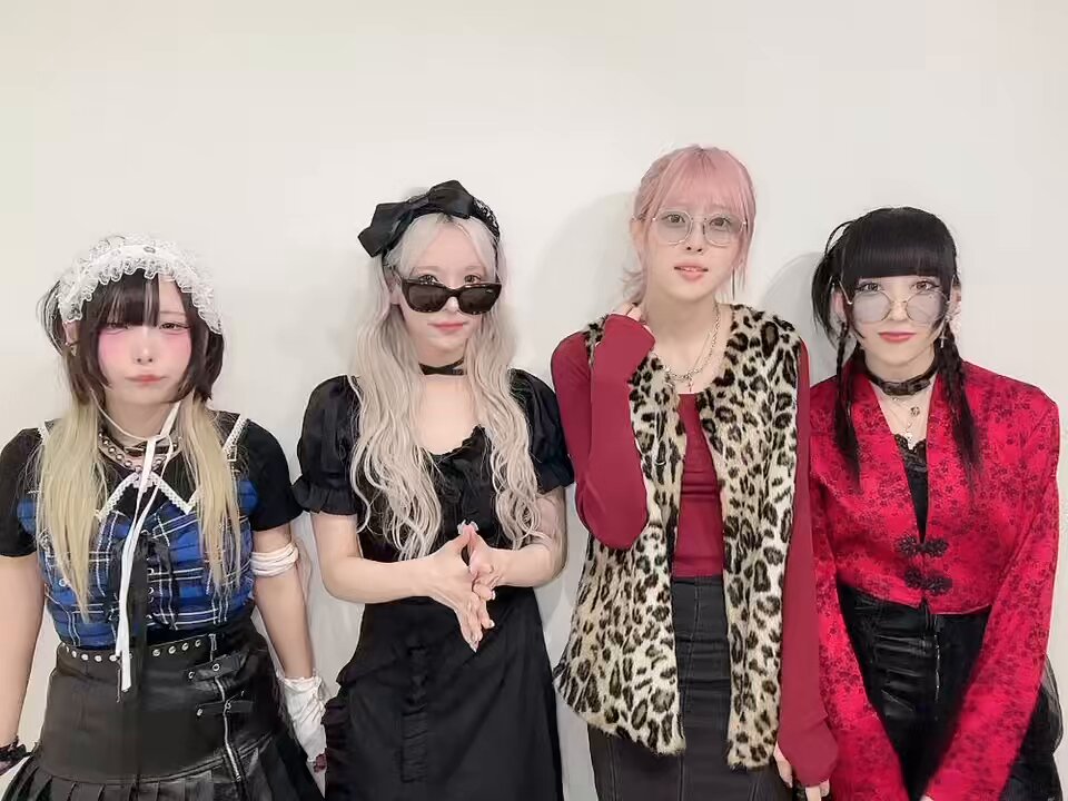 TOKYOてふてふ 神狩こはく世會 チェキ TOKYOてふてふ 神狩こはく世會 チェキ（寝こもちさんに会ってき