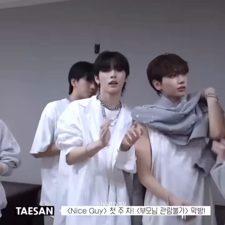 BOYNEXTDOOR 13点 WHO イハン 中華 yizhiyu 13点 BOYNEXTDOOR イハン withfans yzy 一直娱 中国 トレカ - メルカリ