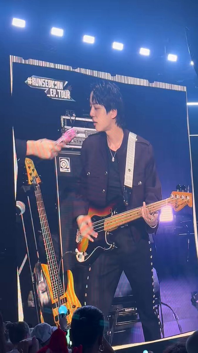 jessy様♡ ジャストウエストダメージデニムショートパンツ[品番