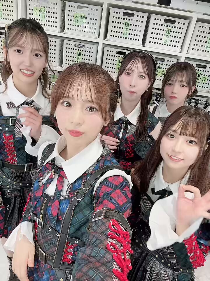 AKB48メンバー 倉野尾成美 ハガキ 缶バッチ 限定一点もの 翌日