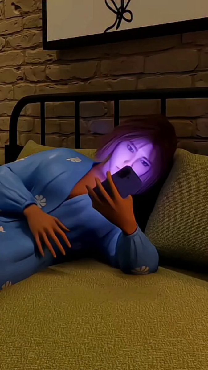 هل تعلم أن هاتفك يسحب شباب وجهك كل ليلة؟. كل مرة تمرّر فيها على هاتفك قبل النوم،. أنت تسمح للضوء الأزرق أن يخترق بشرتك ويُدمّر الكولاجين والإيلاستين.. النتيجة؟. تجاعيد مبكرة. خطوط دقيقة. بقع داكنة. وترهل في الرقبة بسبب النظر للأسفل. مش بس التعب اللي بيبين على وجهك.... الهاتف حرفيًا بيبرمج شيخوخة بشرتك كل ليلة.. احمِ بشرتك... وابدأ من الليلة 