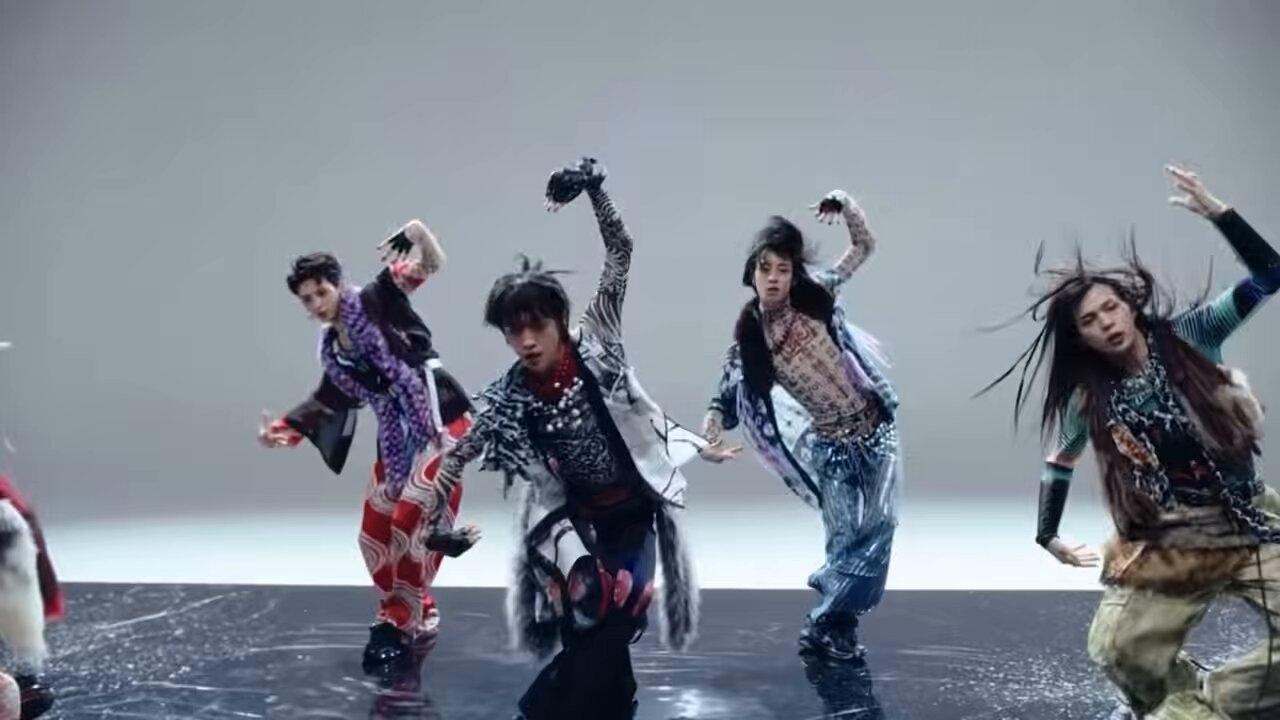 ぺっぺ☆彡ページです♡ 明けましておめでとうございます🐍 2025年も、よろしくお願い