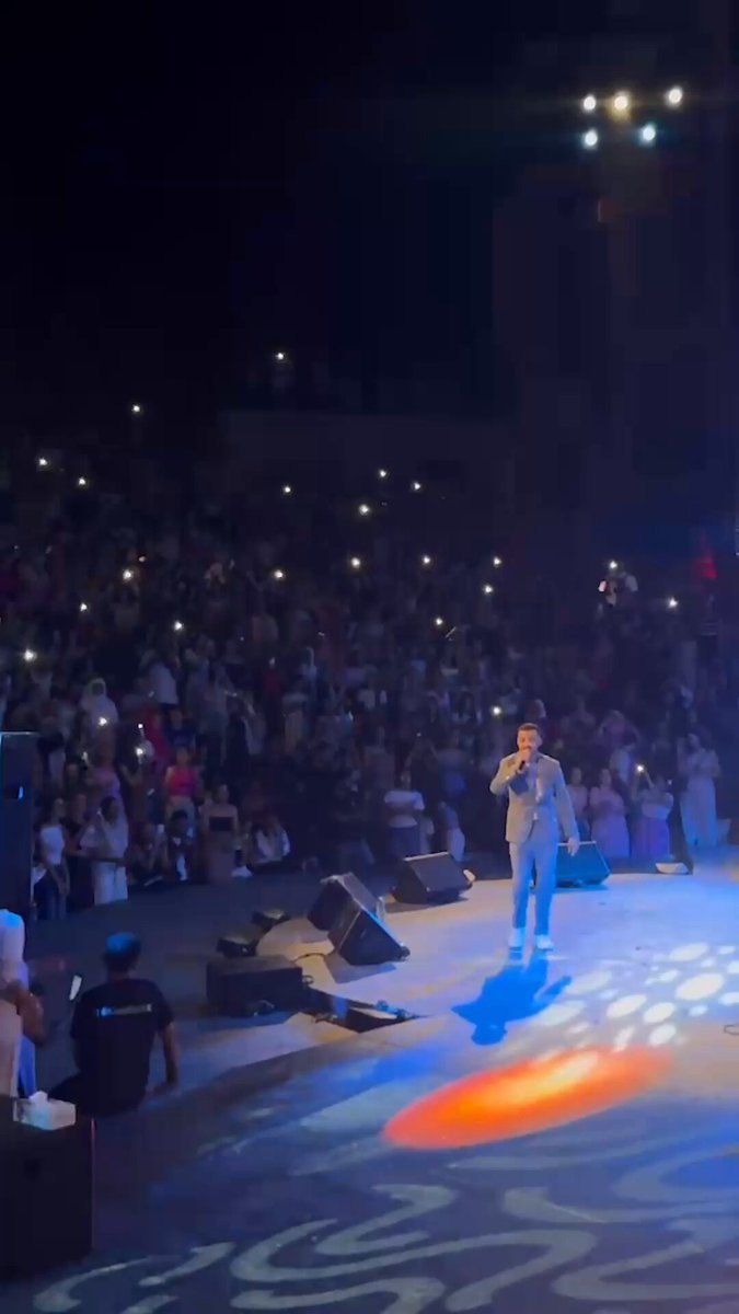 سيلاوي يلتقي جمهوره في تونس بأجواء مميزة وحماس كبير ويغني معهم أجمل أغانيه وسط تفاعل لافت 
