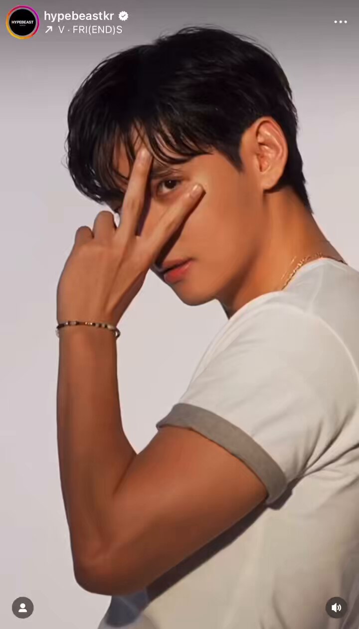 𝖢𝗁𝗂𝗍𝖼𝗁 ♡ ⟭⟬E ARE B⟬⟭CK on X: 