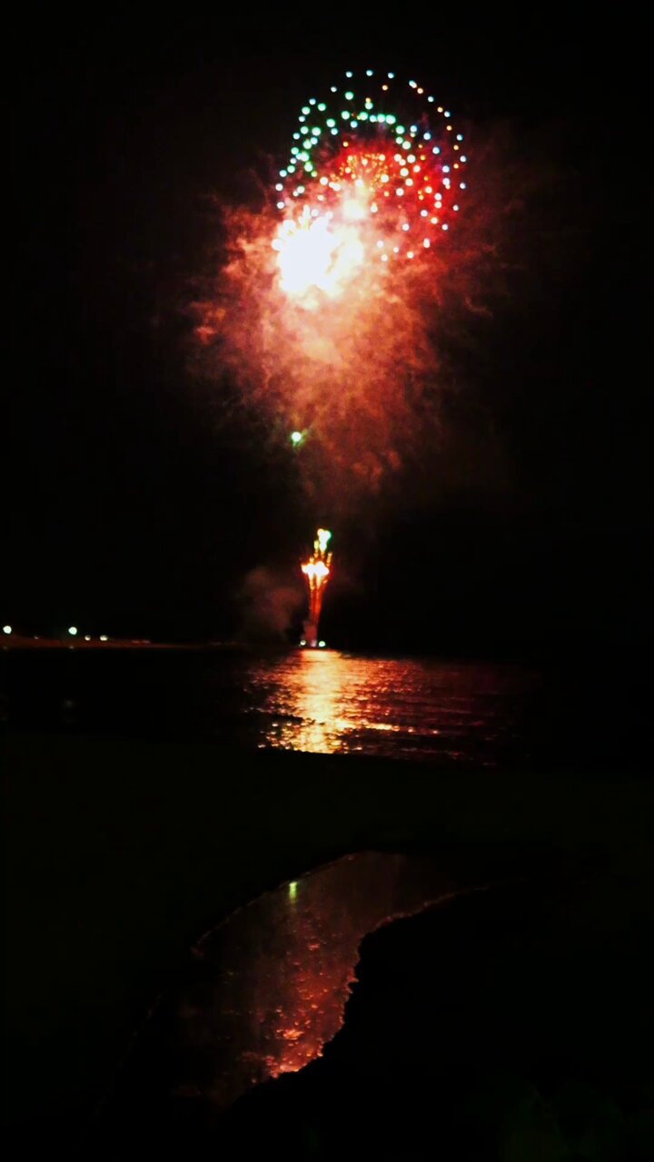 花火＊無言可 Nishikawa Summer Festival: 5,000 large flowers lighting up