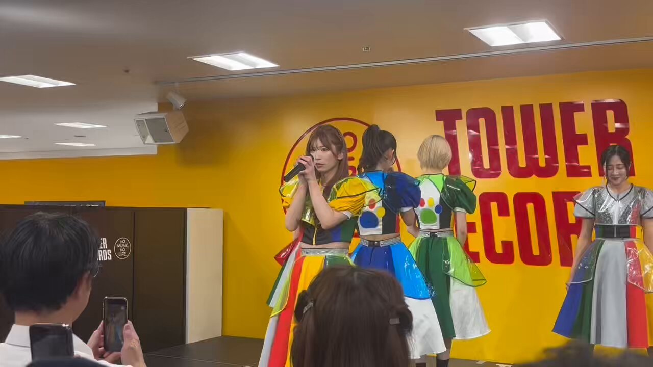 当選品 豆柴の大群 レオナエンパイア 直筆サイン入り チェキ MV衣装 あっちーさん Atchi🇯🇵 on X: 
