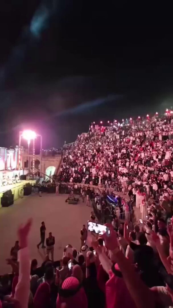 حضور وتفاعل جماهيري لافت مع الفنان خالد عبدالرحمن على مسرح جرش في #الأردن 