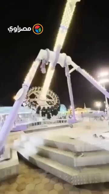 سقوط لعبة ملاهي بمدينة الطائف في السعودية 