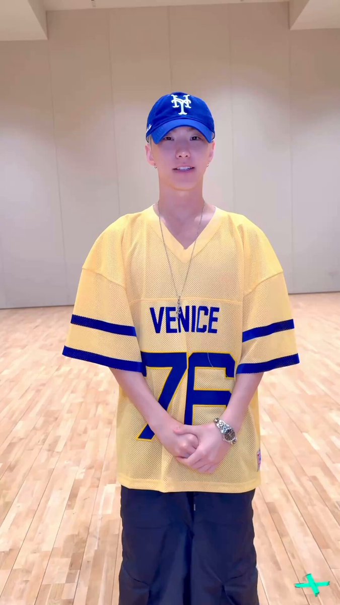 すんぐぁんぶ Seungkwan today at yzy fansign 😍😍💖 ©sight_svtsk