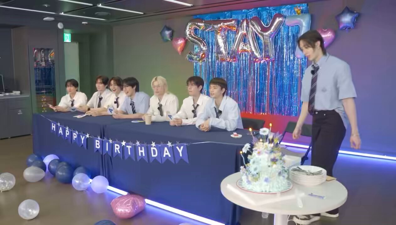 ともじ　残１点キズナアイ A.I. 〜 Birthday with U 〜 キズナアイ A.I. Party！ ～Birthday with U～ | ストロンガー