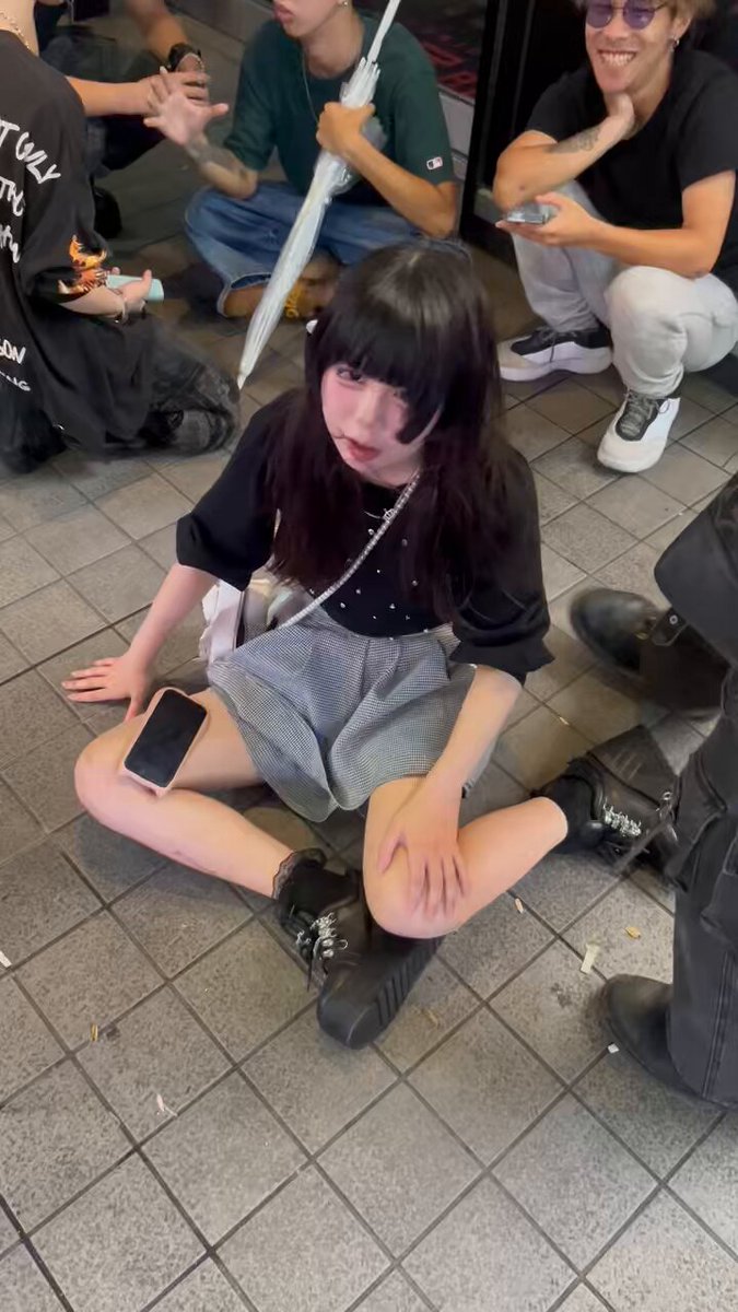 ぶっこわれ過ぎだろ😹😹😹夜の歌舞伎... - Twitterの動画をダウンロード