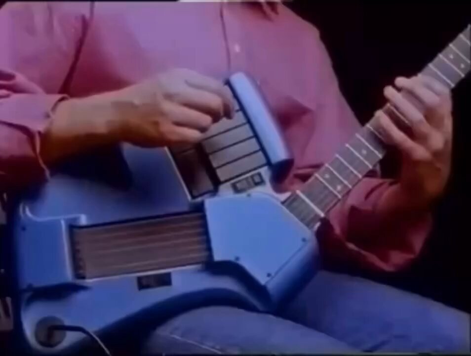 エレキギター型 MIDIコントローラー 4108pGHQTPL._AC_SY200_QL15_.jpg
