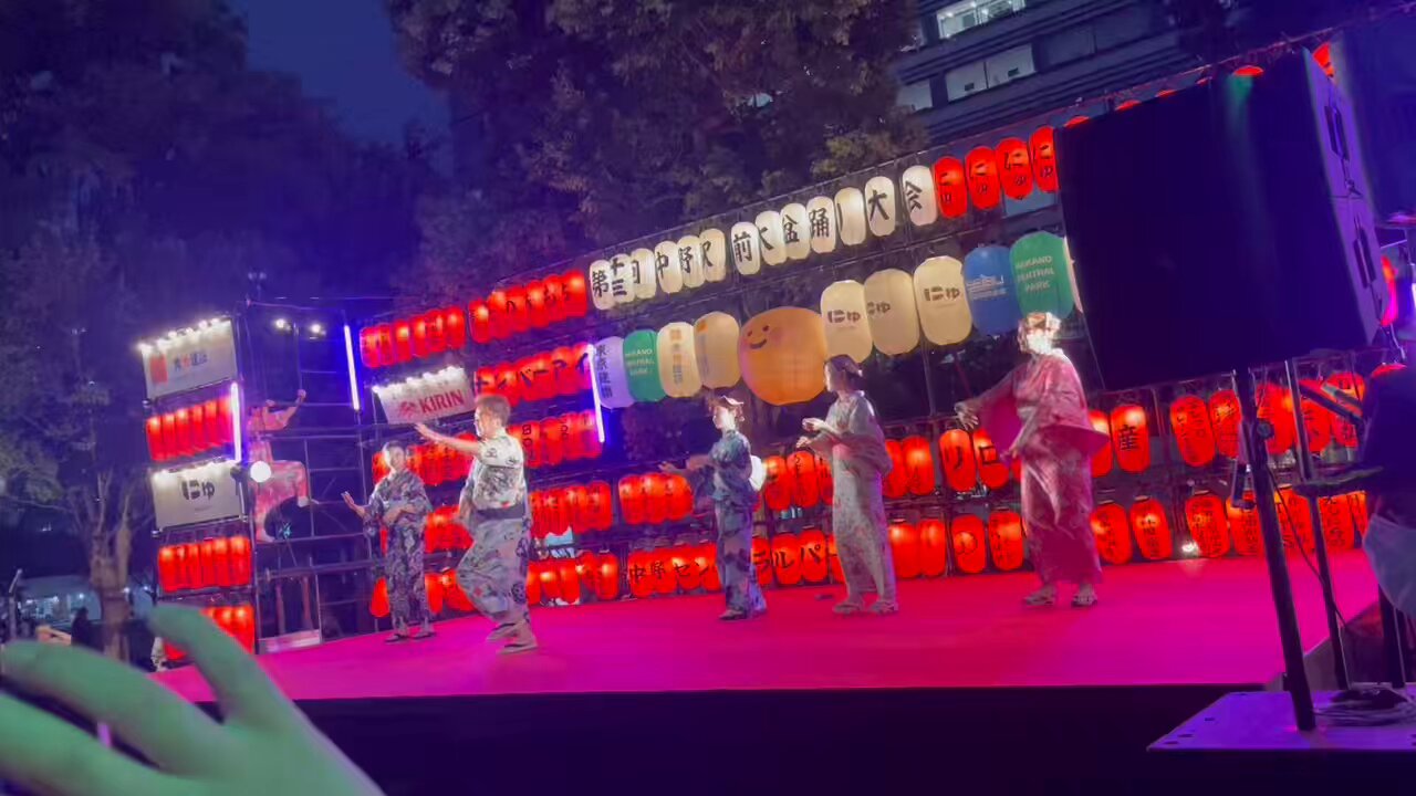 Girls 盆踊り DJ KOO 中野盆踊り大会でド派手パフォ「『BOY