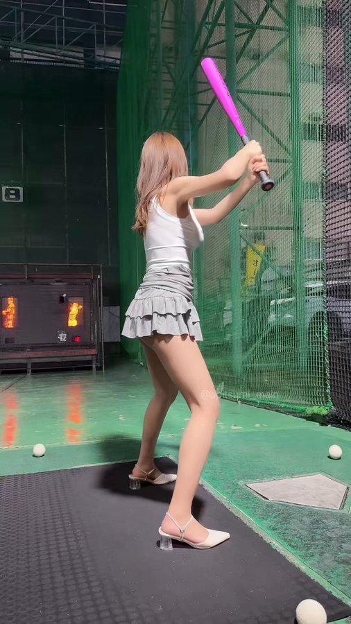 後ろに人集まってきて死ぬ｜あぴ（Api）は、人生詰みました。（@apitsumi_main）エロ動画まとめ