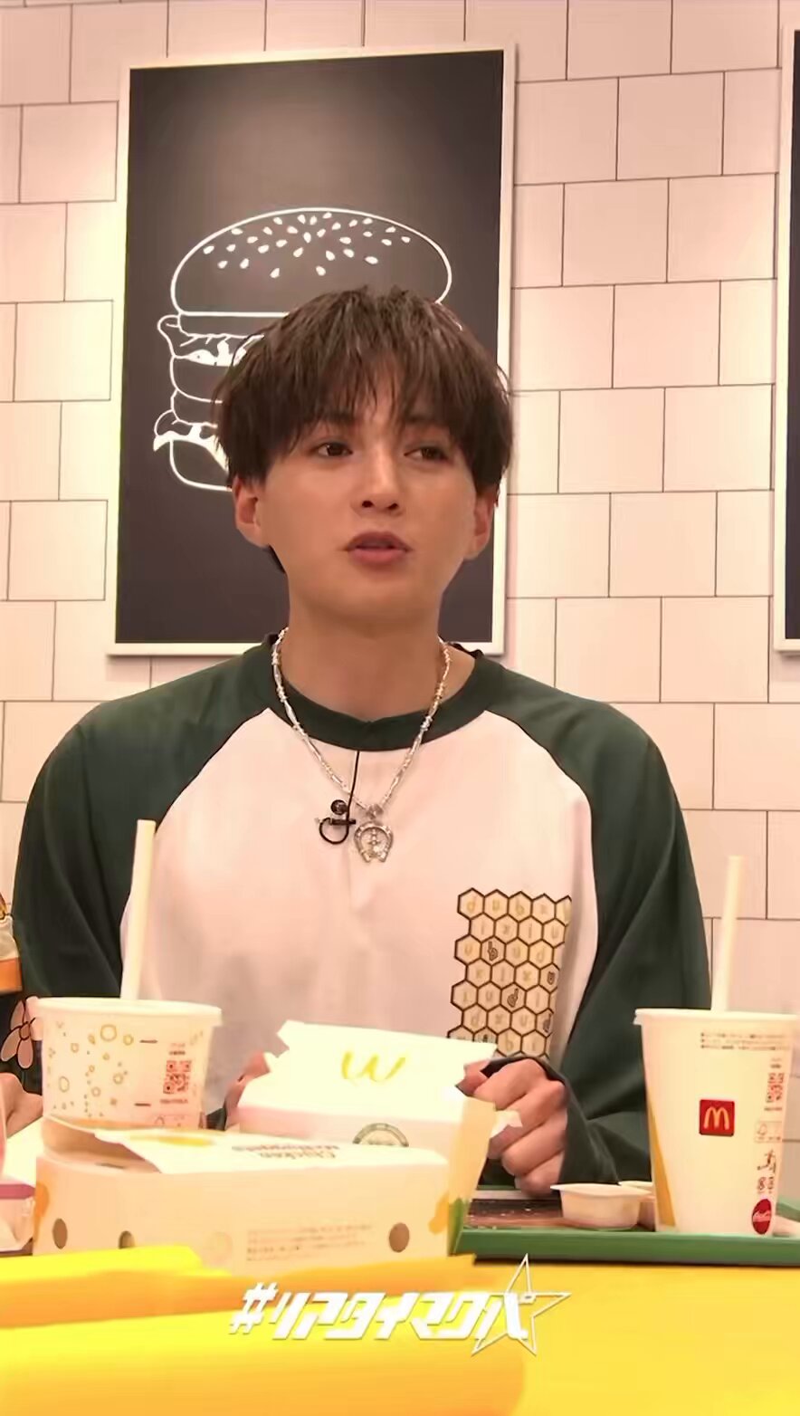 ■ 1/64【マクドナルドドナルド1体/ ベンチ1脚➕ インバウンド観光客2体】 □ 1/64【マクドナルドドナルド1体/ ベンチ1脚➕ インバウンド