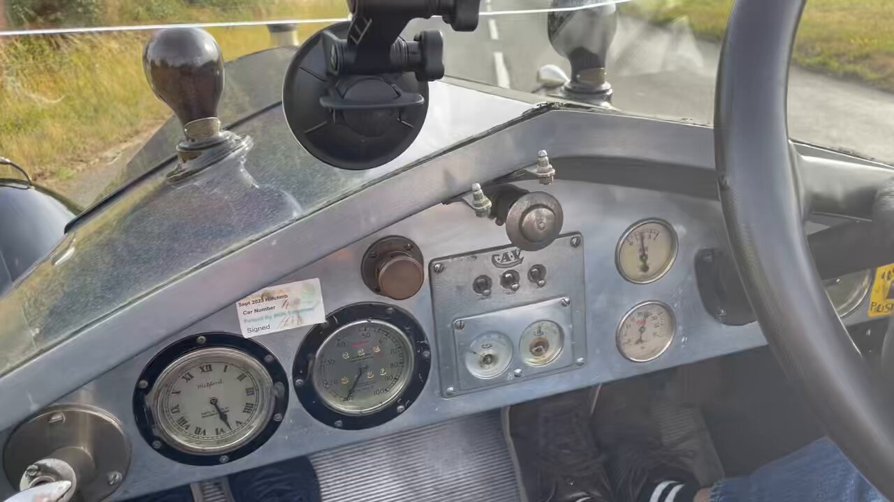 鯛車・戦前頃 旧車図鑑】カッコイイ昭和の車が高知県しおかぜ公園に大集合