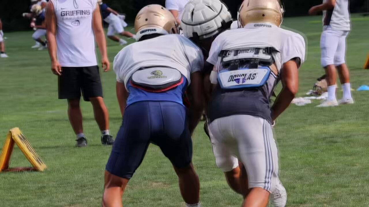 希少 明治大学 アメリカンフットボール GRIFFINS アメフト パーカー 希少 明治大学 アメリカンフットボール GRIFFINS アメフト