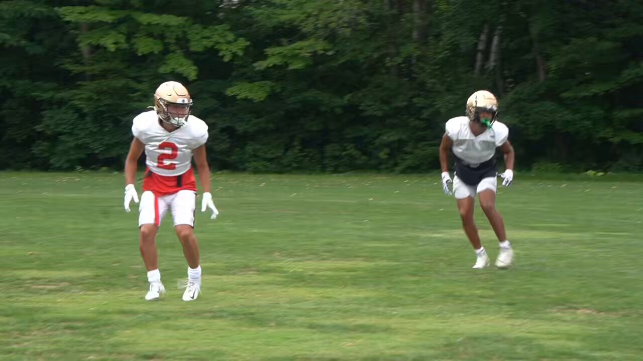 希少 明治大学 アメリカンフットボール GRIFFINS アメフト パーカー 希少 明治大学 アメリカンフットボール GRIFFINS アメフト