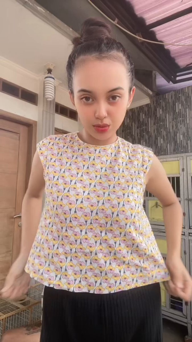 Lagi viral full Video Hot Larasati Salma Tsurayya, ratunya threesome 