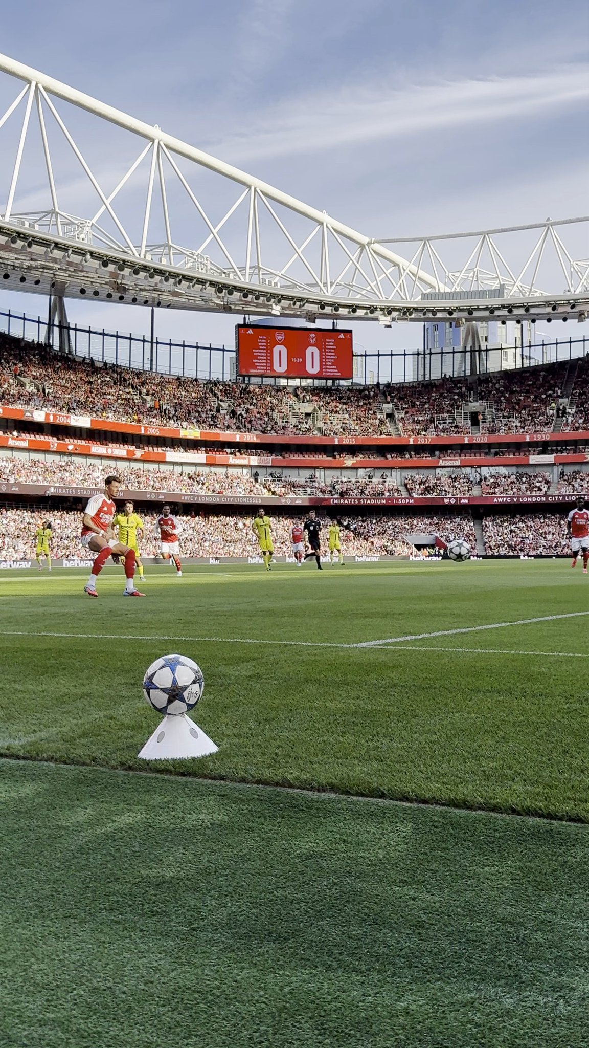 Y cuando parecía que el balón no quería entrar, ¡apareció Nicolas Pepe 🎯!🟥⬜ Arsenal 0-1 Villarreal 🟡🔵 (19')