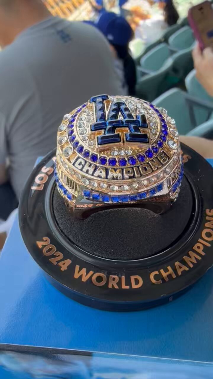 大谷翔平 World Champion Ring SHOHEI OHTANI 大谷翔平 JAPANESE 2024 LOS ANGELES DODGERS