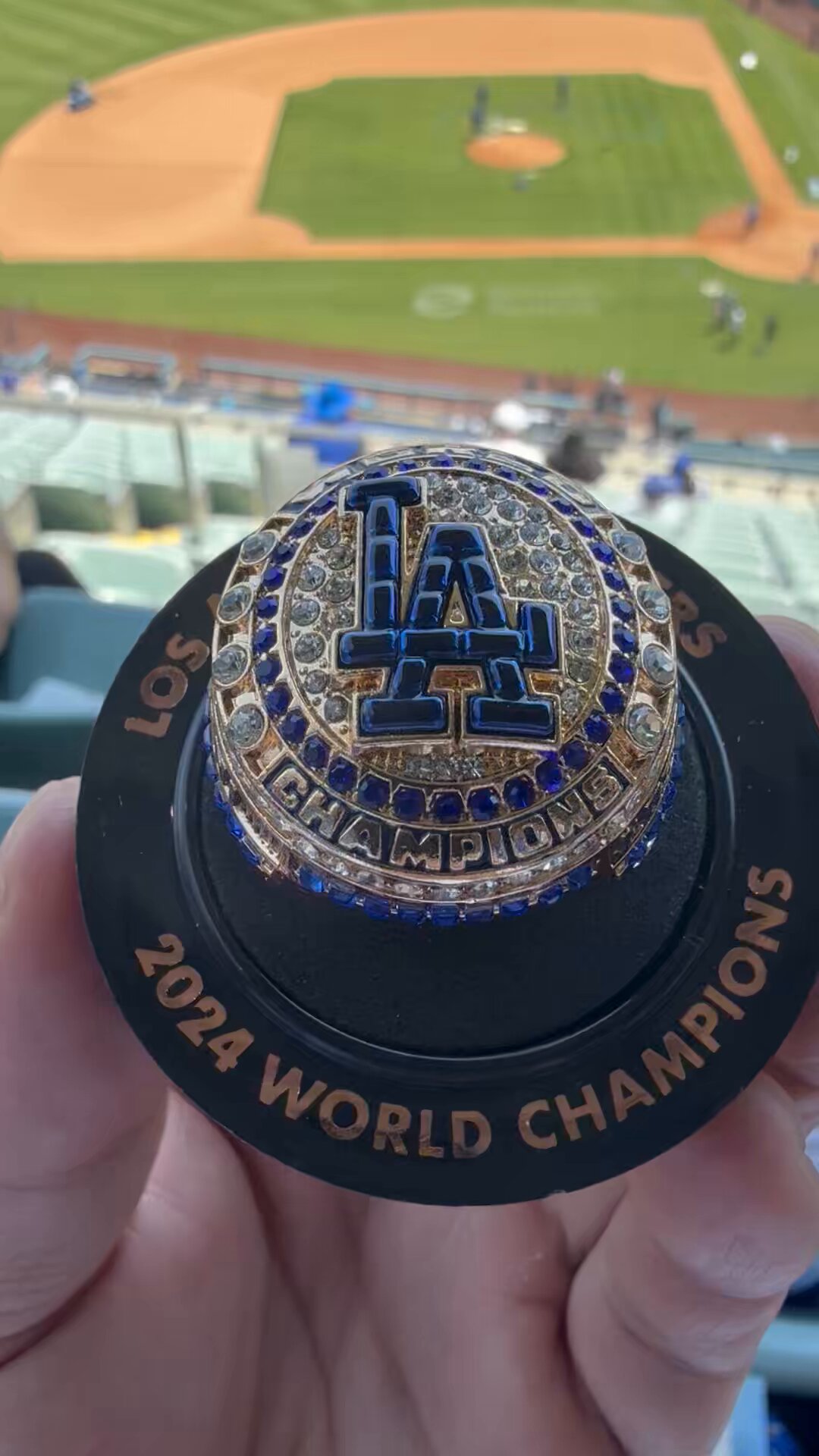 白黒2点　大谷記念ボール & DODGER INSIDER 雑誌 セット　白 大谷翔平 Mister Cartoon x Dodgers（ミスターカートゥーン