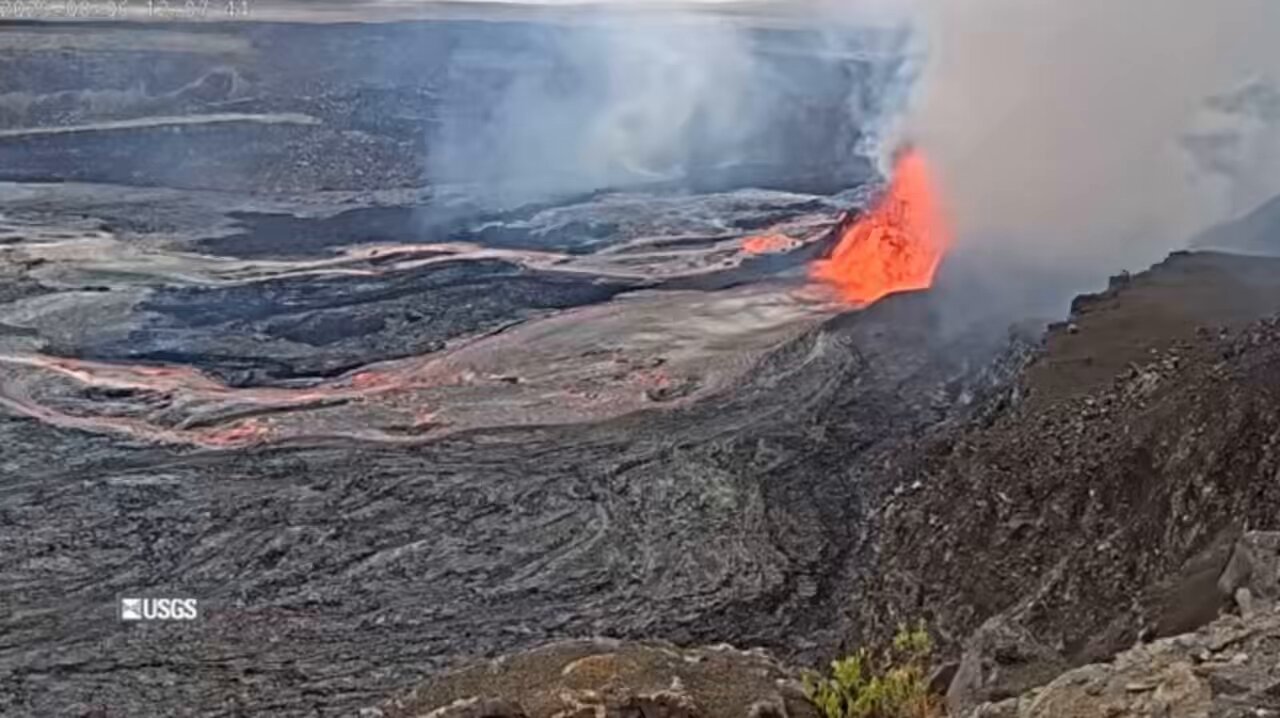 火山噴火に遭遇 A.Ennyu on X: 