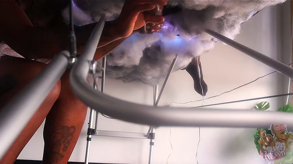 When it’s his FIRST time on the ‘Milking Table’ 😏 - Video by MommyMo🦩🫟 (@dvhandsmo2)