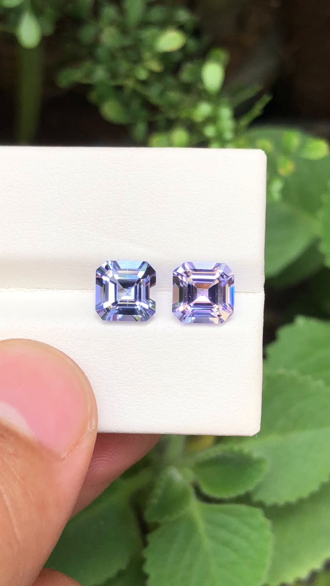 【じばにゃん】 ✳︎SALE✳︎宝石質タンザナイト枠留めピアス 宝石屋さん on X: 
