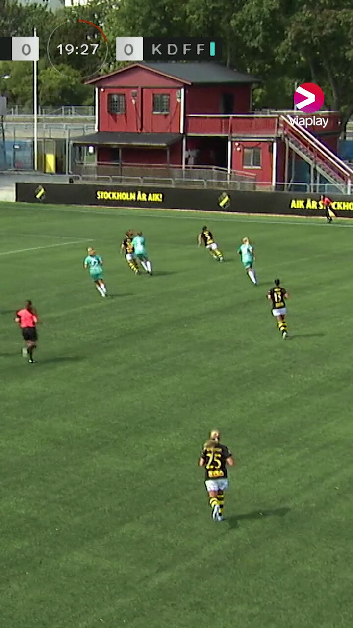 Ida Björnberg ger AIK ledningen i debuten! 💫Yttermittfältaren blir helt ren vid den bortre stolpen och placerar in 1-0 målet för Stockholmslaget ⚽️