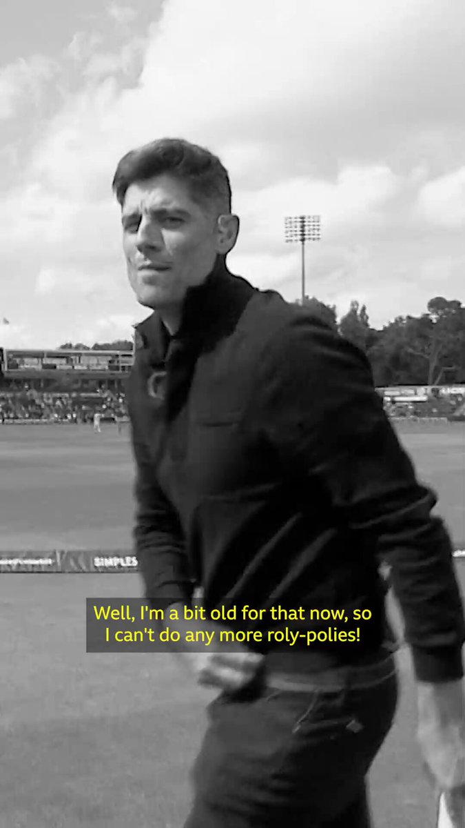 David Warner trying the Famous Picture