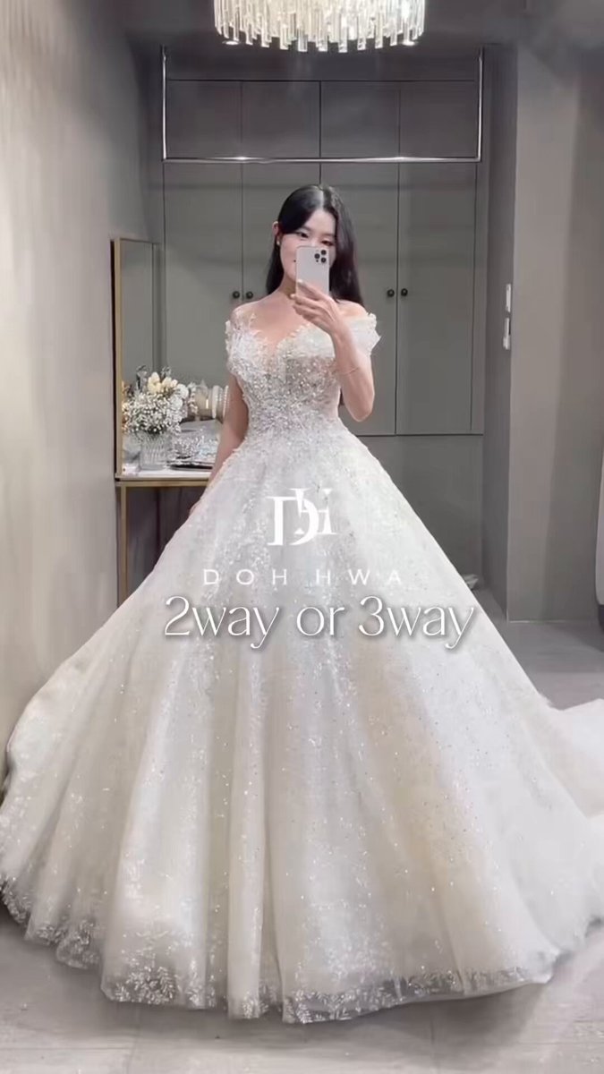 ウエディングドレス ゴジラチョロ獣LOVELYANGEL レディみるくゴジラ花嫁 全ドレス公開】KURAUDIA × PLACOLE & DRESSY 8型13着の豪華