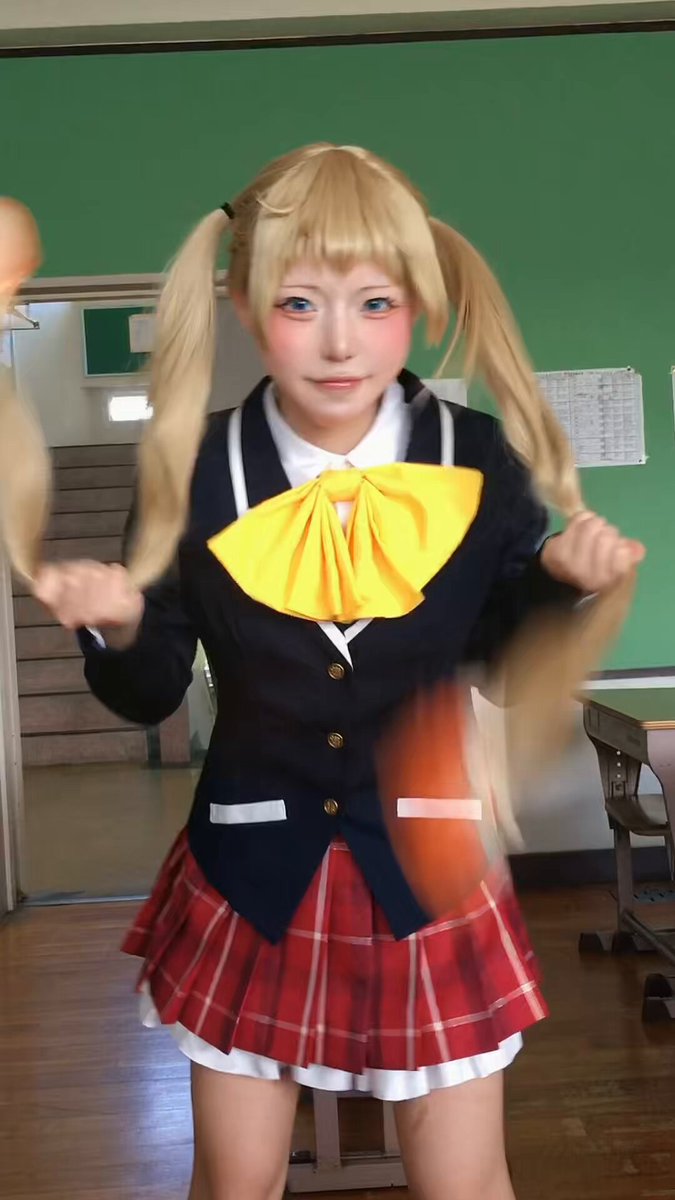 凸守たかね　Takane サイン入りコスプレ写真集　コミケ　アコスタ 凸守 たかね (@cos_takane_21) • Instagram photos and videos