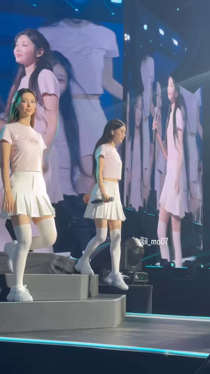 ILLIT モカ　MOKA あっちむいてほい　オフラインイベント 負ける ILLIT モカ MOKA あっちむいてほい オフラインイベント 負ける