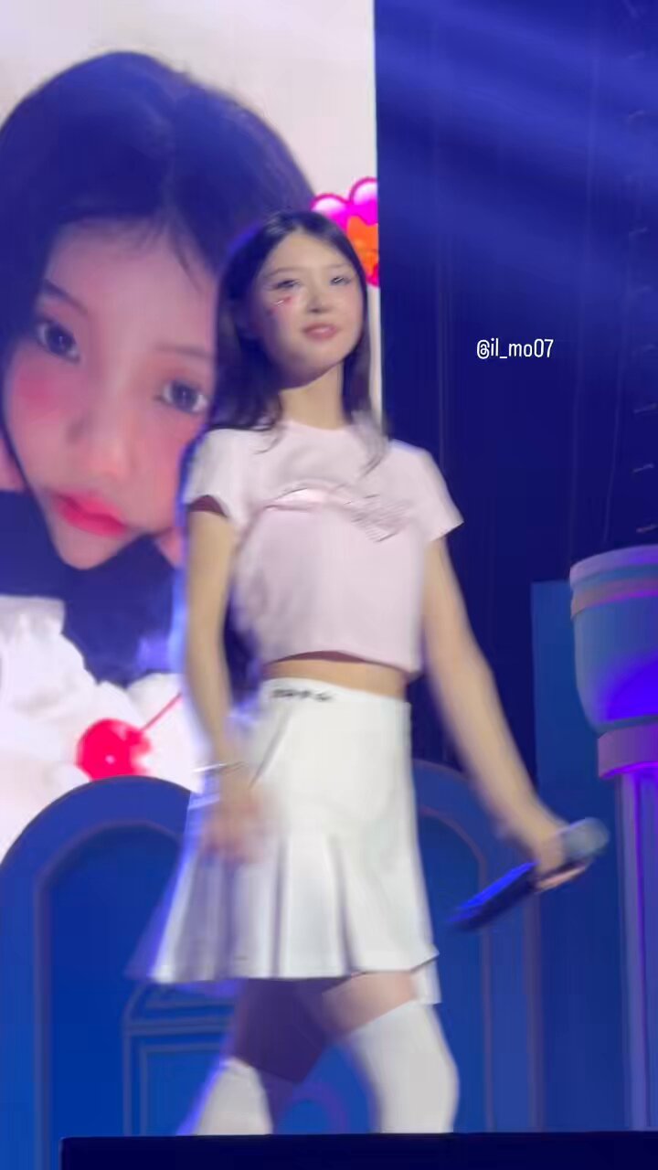 ILLIT モカ　MOKA あっちむいてほい　オフラインイベント 負ける ILLITモカ MOKA あっちむいてほい オフラインイベント