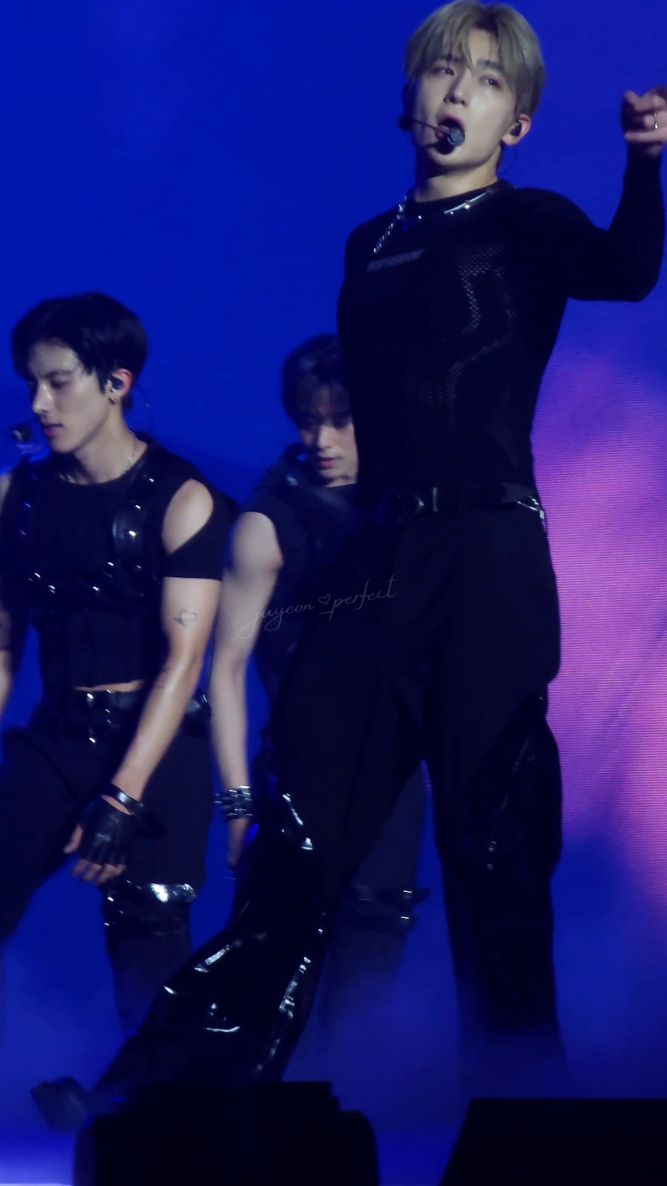 THE BOYZ ヒョンジェ 直筆サイン入りチェキ ポラロイド HYUNJAE Golden Child ジェヒョン 直筆サイン入りポラロイド ポラ チェキ