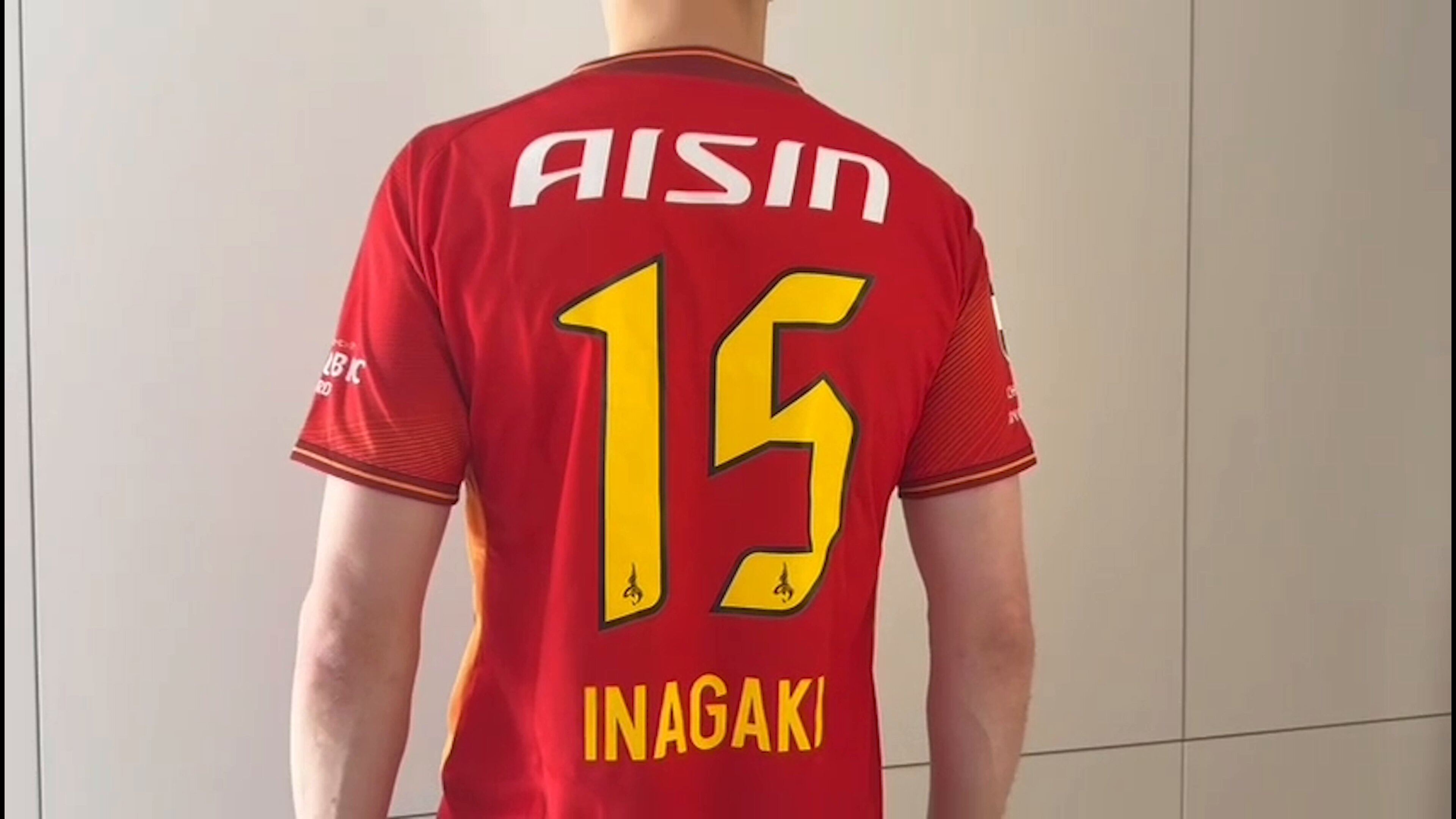 名古屋グランパス Mitch Langarak ランゲラック　サイン入りTシャツ HATTRICK（ハットトリック）-選手の想いをファンへ届ける公式