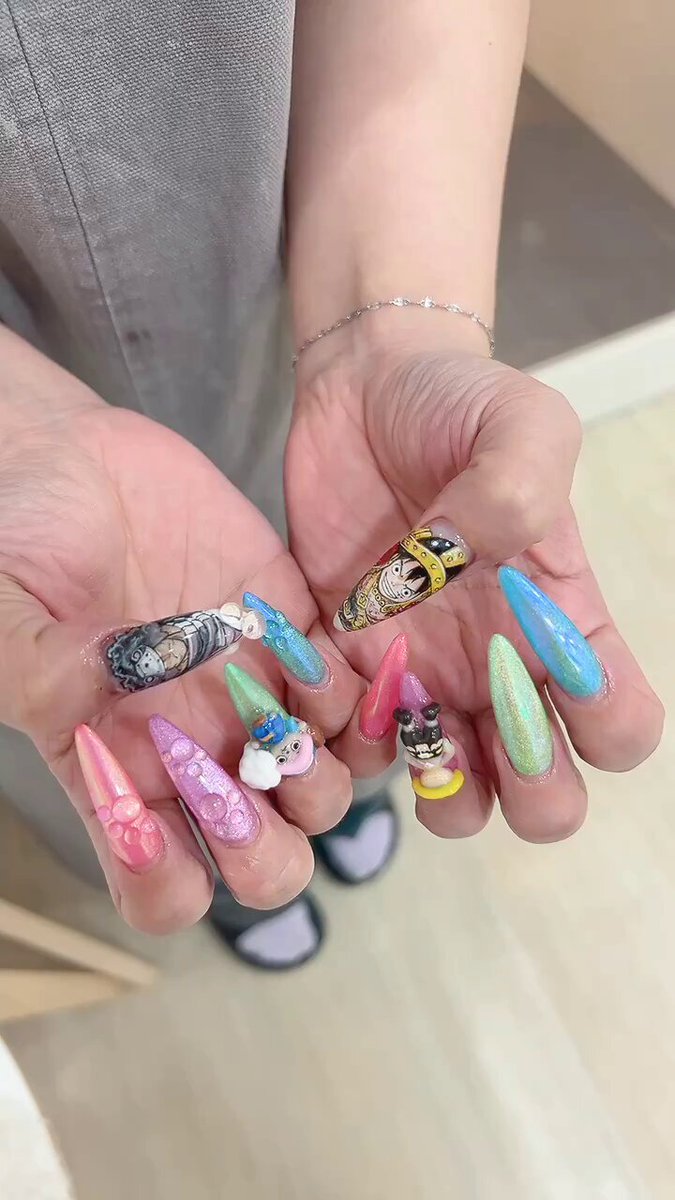 ネイルチップまとめ✧*。 LA803☆ゴールドパーツy2kネイルチップ | NovemberR 〰️ネイル