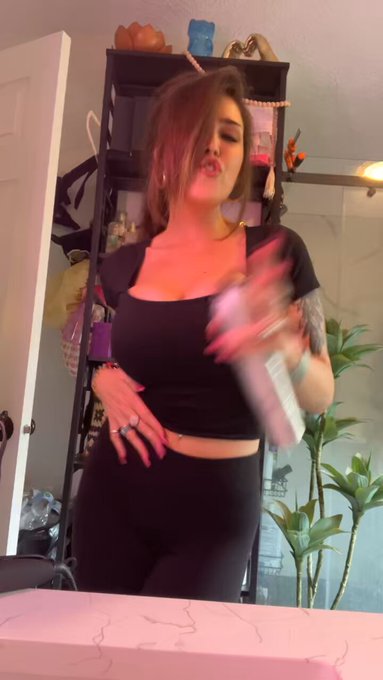 Watch fmottrn's leaked NSFW video on TwXstars