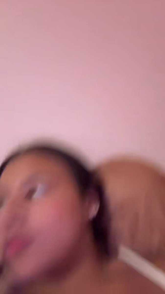 Holly Hennessey @h0llyssecret - Twitter Profile | Sotwe