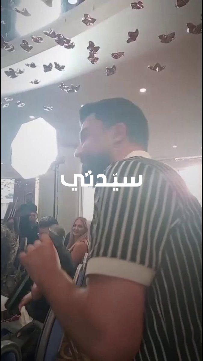 خلال مؤتمرها الصحفي في بيروت قبيل حفلها المرتقب، أكدت الفنانة أصالة أنها لن تكرر تجربة أداء أغنيات لفنانين آخرين، مشيرة إلى أن بعضهم انزعج من ذلك، قبل أن تمازح الحضور قائلة: "لأني بغني كتير حلو" 