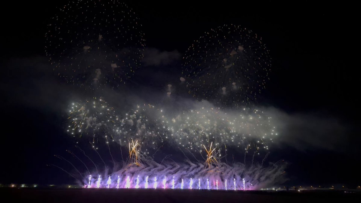 花火日和 2025.6.28(土) 20:10 Shower of Lights 日本最大級の音楽噴水