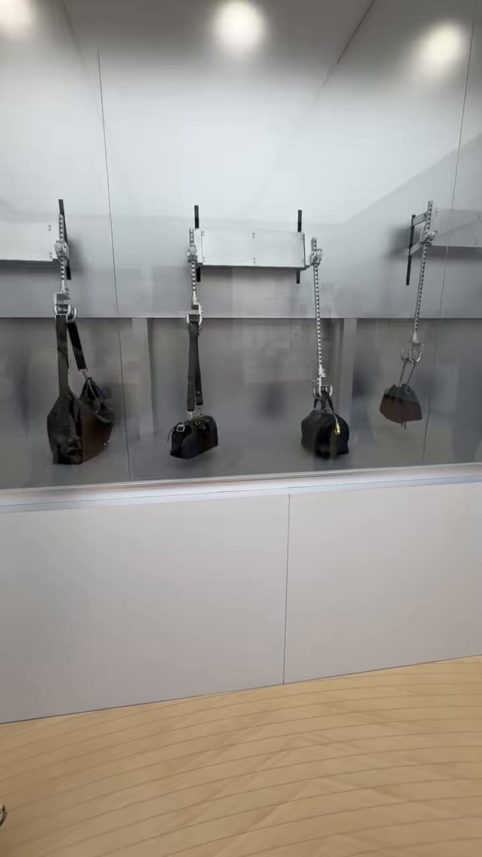 お値下げ不可　ルイヴィトン✨キーケース4連✨モノグラム✨正規品保証1070 LOUIS VUITTON】ルイヴィトン モノグラム キーケース 4連 - メルカリ