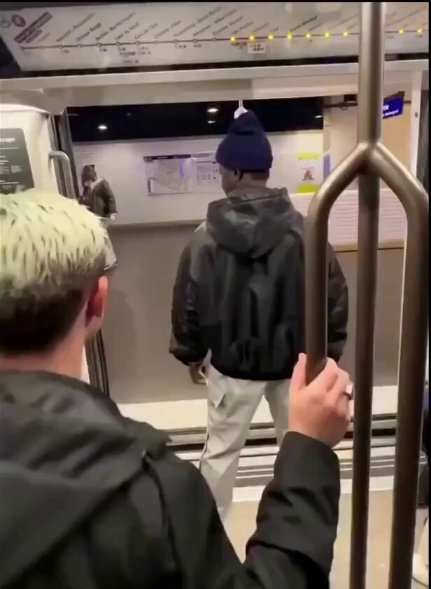 Video oleh @qsfkbwIhuWLhnjI