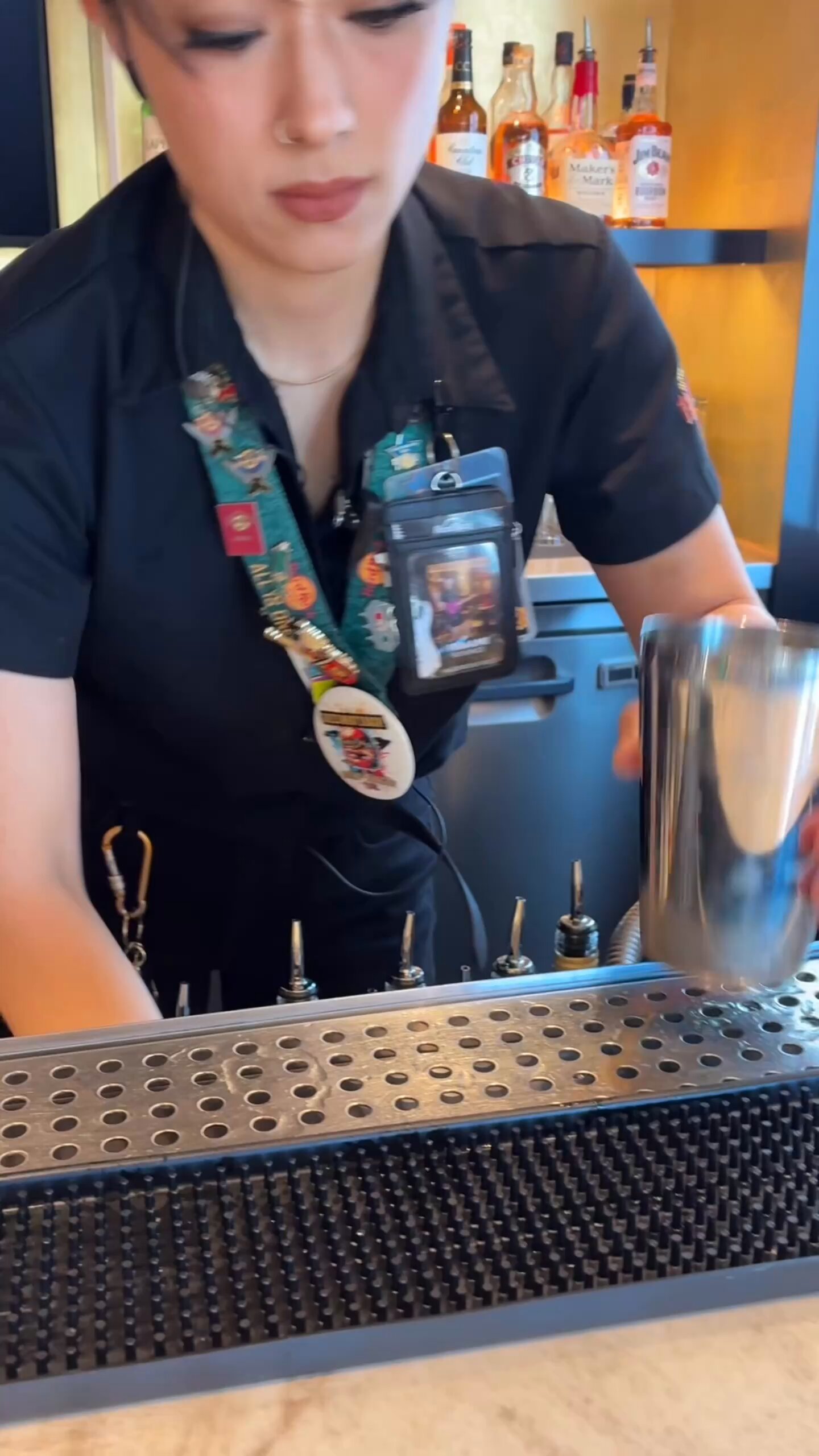 値下☆ハードロックカフェ☆京都♥開店♥舞妓ピン☆5色全部【数量限定】赤青橙紫緑 Don't miss out on our Maiko Pins in all the colors