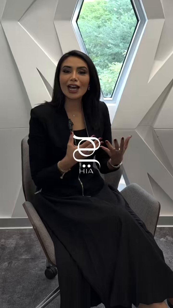 مقابلة حصرية مع لبنى عبد العزيز لمجلة هي ، حيث شاركتنا تجربتها في مسلسلها المحامية وكشفت عن كواليس العمل التي وصفتها بالأجمل، من بساطة الأجواء إلى تميّز الضيوف وفريق العمل.. اكتشفوا المزيد من كواليس العمل, وهذا ما قالته عن الجيل زد 