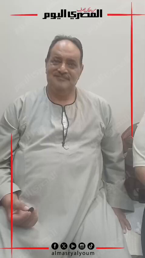 فرحة أسرة الطالب أبادير بعد إنهاء دبلوم تمريض والتحاقه بكلية الطب البشري: "تعب وربنا كرمه". تصوير _مدحت عرابى 